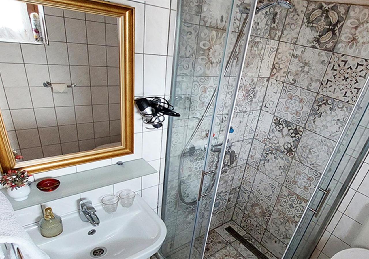 Rohonci Vendeghaz Hotel Kőszeg Buitenkant foto