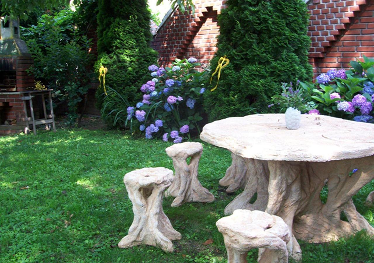 Rohonci Vendeghaz Hotel Kőszeg Buitenkant foto