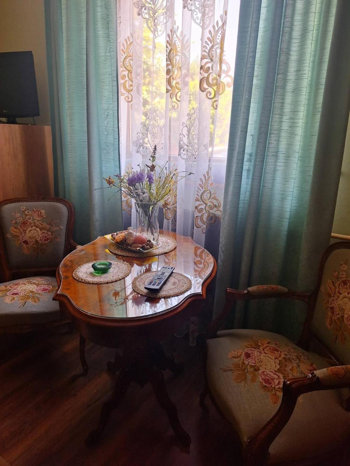 Rohonci Vendeghaz Hotel Kőszeg Buitenkant foto